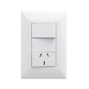 CONJUNTO ARMADO 1 PUNTO Y 1 TOMACORRIENTE BLANCO EXULTT + 10A - 220V
