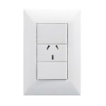 CONJUNTO ARMADO 1 TOMACORRIENTE NEGRO EXULTT + 10A - 220V